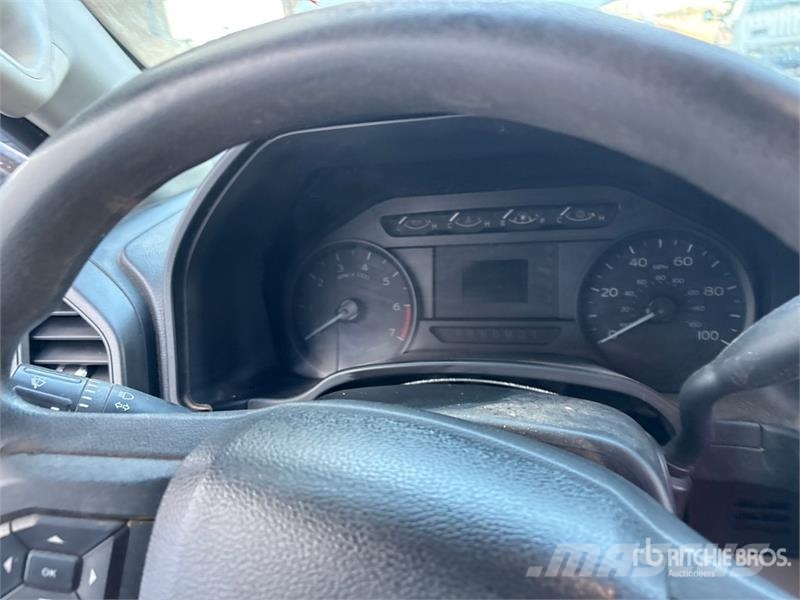 Ford F-250 XL 4x4 Crew Cab Pickup Drugi