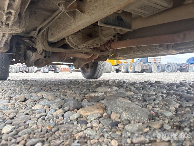 Ford F-250 XL 4x4 Crew Cab Pickup Drugi