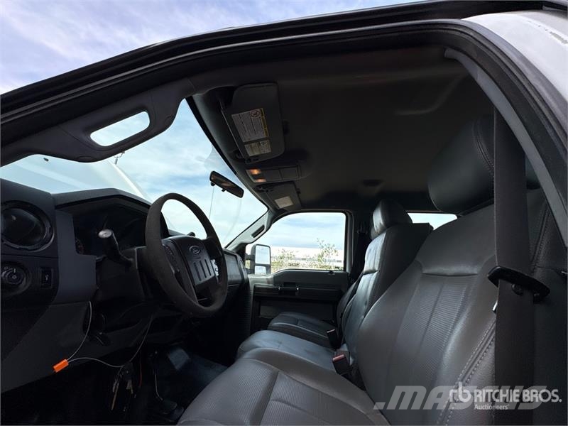 Ford F-250 XL 4x4 Crew Cab Pickup Anders