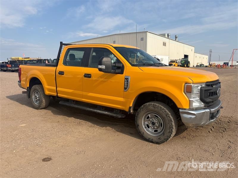 Ford F-250 XL 4x4 Crew Cab Pickup Citi