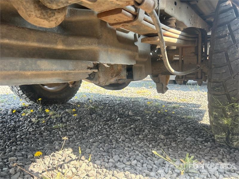Ford F-250 XL 4x4 Crew Cab Pickup (Inoperable) Muu