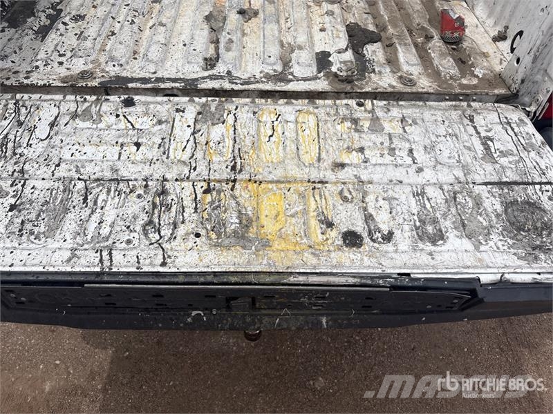 Ford F-250 XL 4x4 Crew Cab Pickup Otros