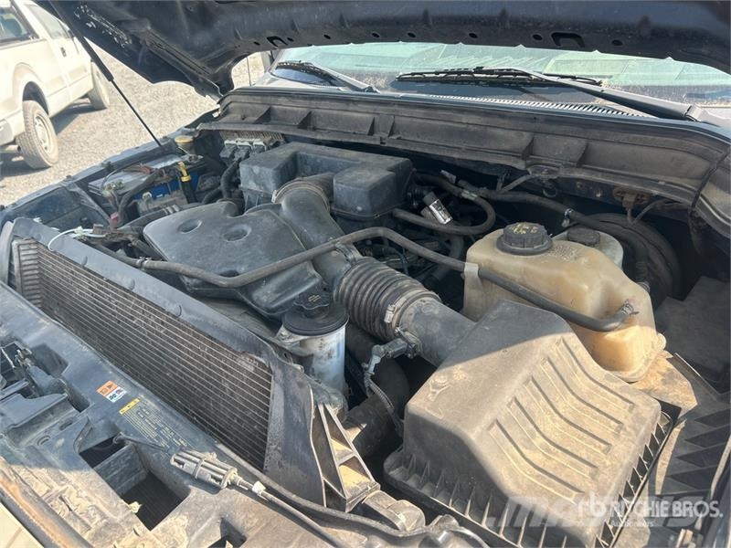 Ford F-250 XL 4x4 Crew Cab Pickup (Inoperable) Muu