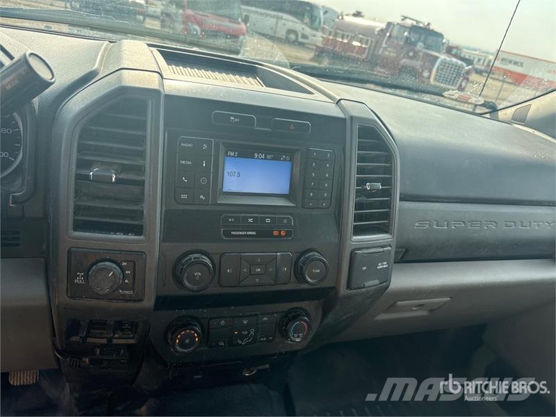 Ford F-250 XL 4x4 Crew Cab Pickup Citi