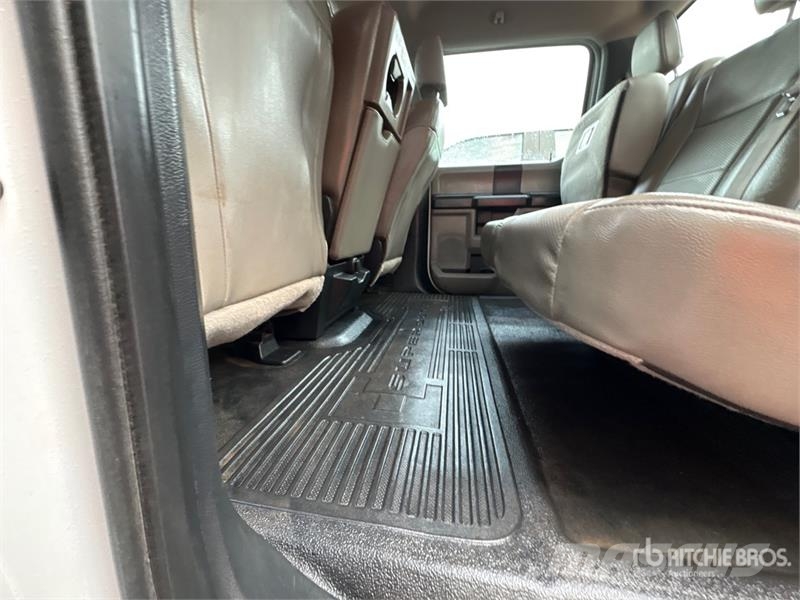 Ford F-250 XL 4x4 Crew Cab Pickup 기타