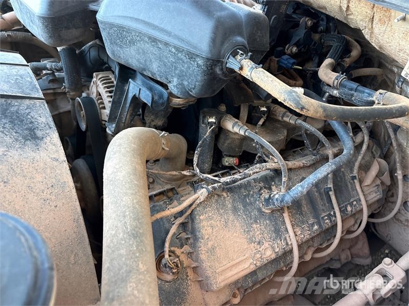 Ford F-250 XL 4x4 Crew Cab Pickup Drugi