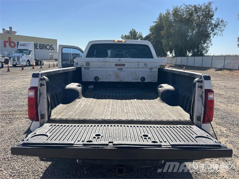 Ford F-250 XL 4x4 Crew Cab Pickup Other
