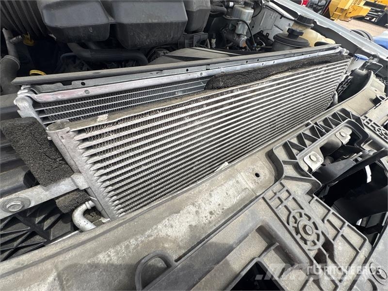 Ford F-250 XL 4x4 Crew Cab Pickup Otros