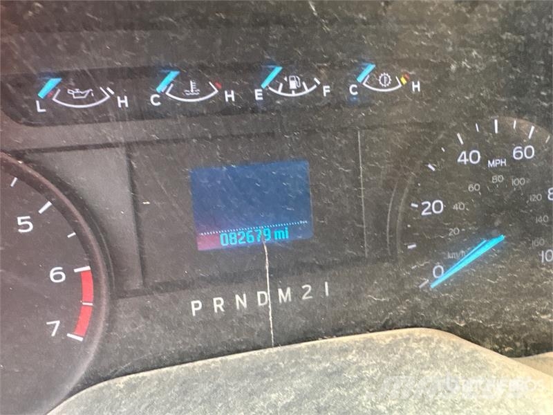 Ford F-250 XL 4x4 Crew Cab Pickup (Inoperable) Ostalo