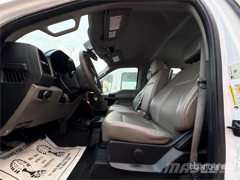 Ford F-250 XL 4x4 Crew Cab Pickup Muu