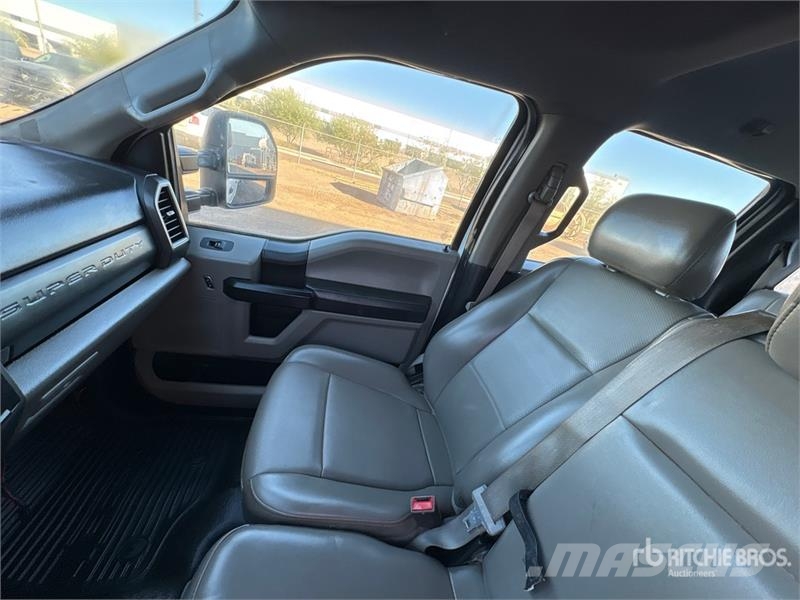 Ford F-250 XL 4x4 Crew Cab Pickup Citi