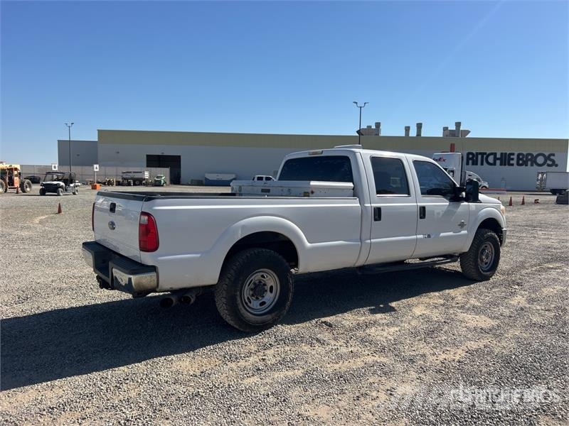 Ford F-250 XL 4x4 Crew Cab Pickup Other