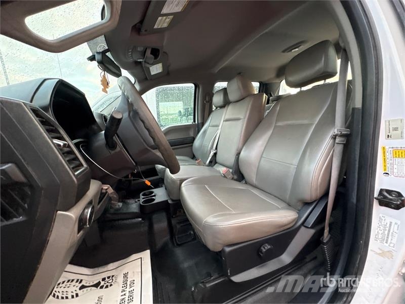 Ford F-250 XL 4x4 Crew Cab Pickup Muu
