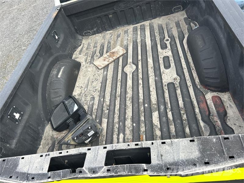 Ford F-250 XL 4x4 Crew Cab Pickup Citi