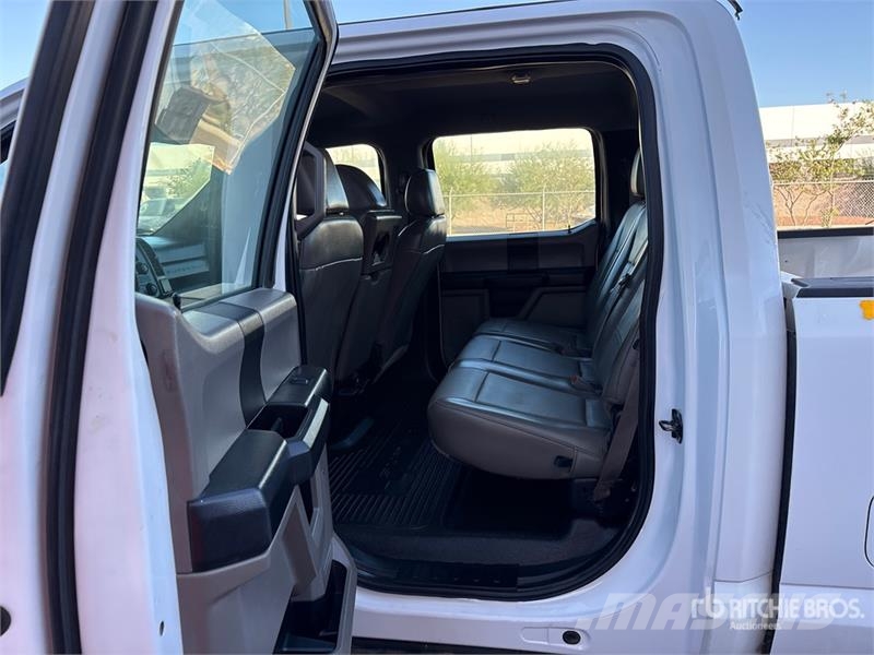 Ford F-250 XL 4x4 Crew Cab Pickup Citi