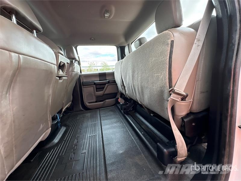 Ford F-250 XL 4x4 Crew Cab Pickup Citi