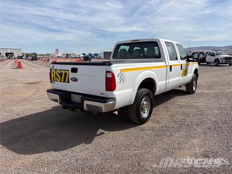 Ford F-250 XL 4x4 Crew Cab Pickup Anders