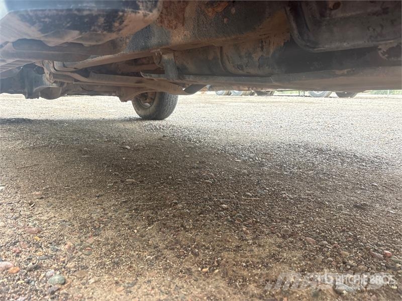 Ford F-250 XL 4x4 Crew Cab Pickup Ostalo