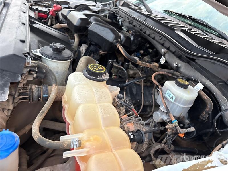 Ford F-250 XL 4x4 Crew Cab Pickup Muu