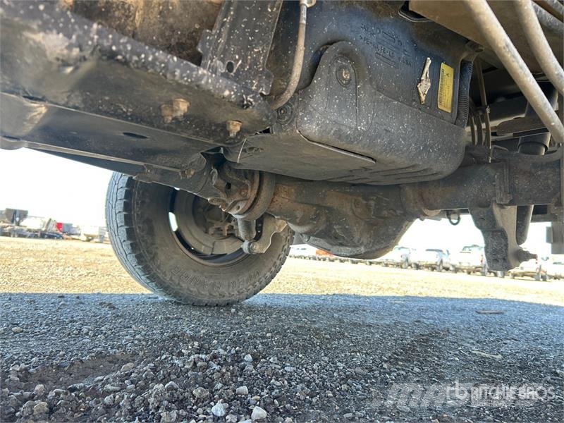 Ford F-250 XL 4x4 Crew Cab Pickup Otros