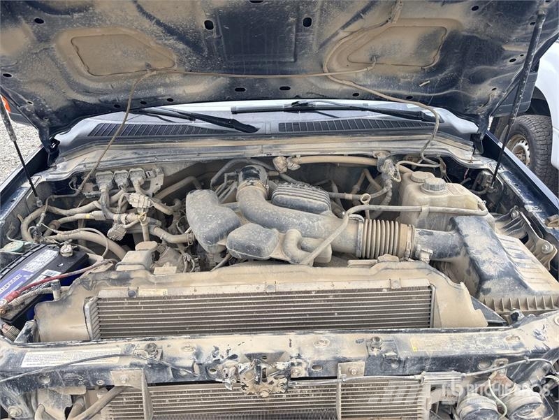 Ford F-250 XL 4x4 Crew Cab Pickup Drugi