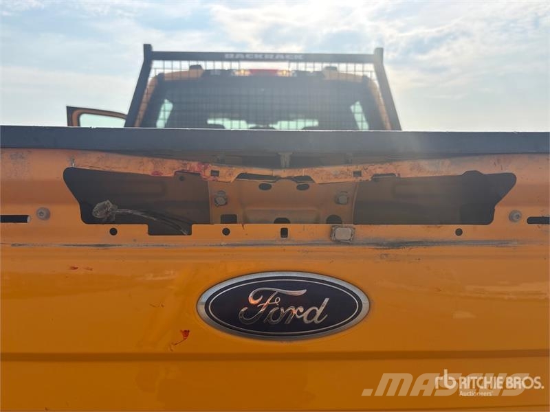Ford F-250 XL 4x4 Crew Cab Pickup Citi