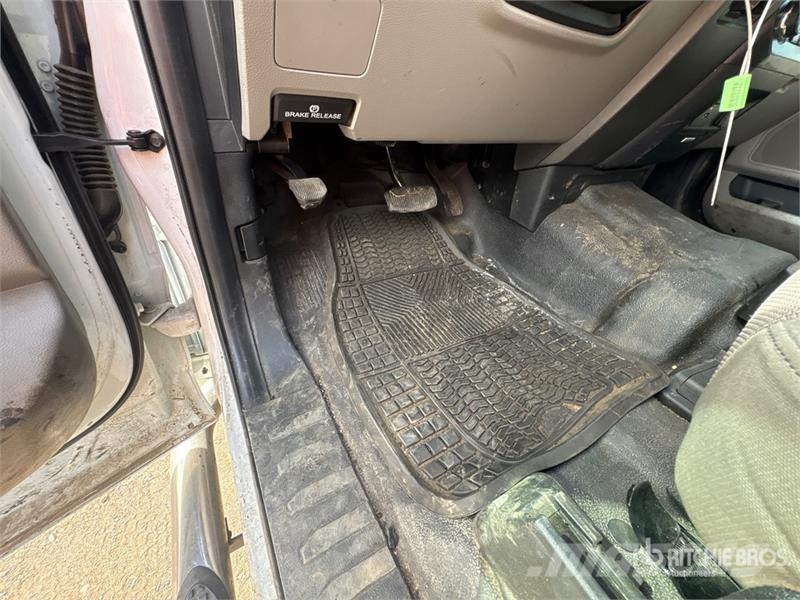 Ford F-250 XL 4x4 Crew Cab Pickup Altele