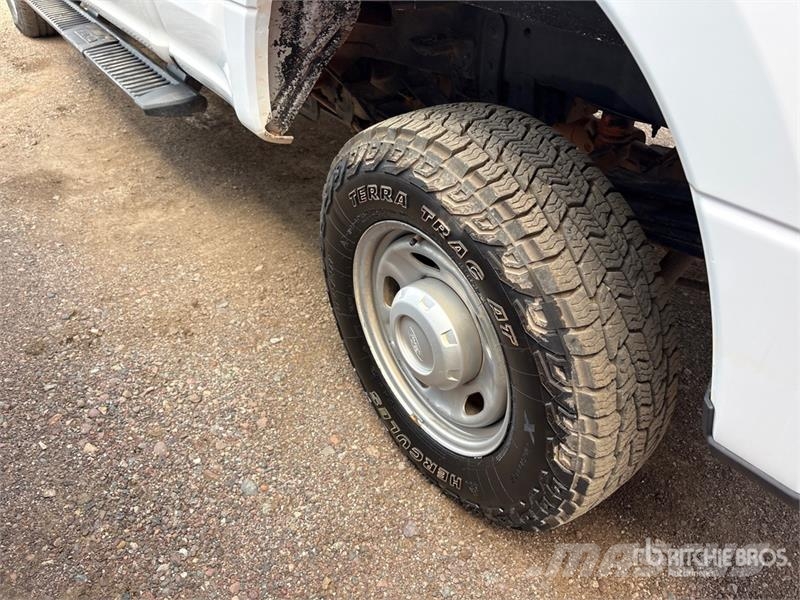 Ford F-250 XL 4x4 Crew Cab Pickup Otras furgonetas