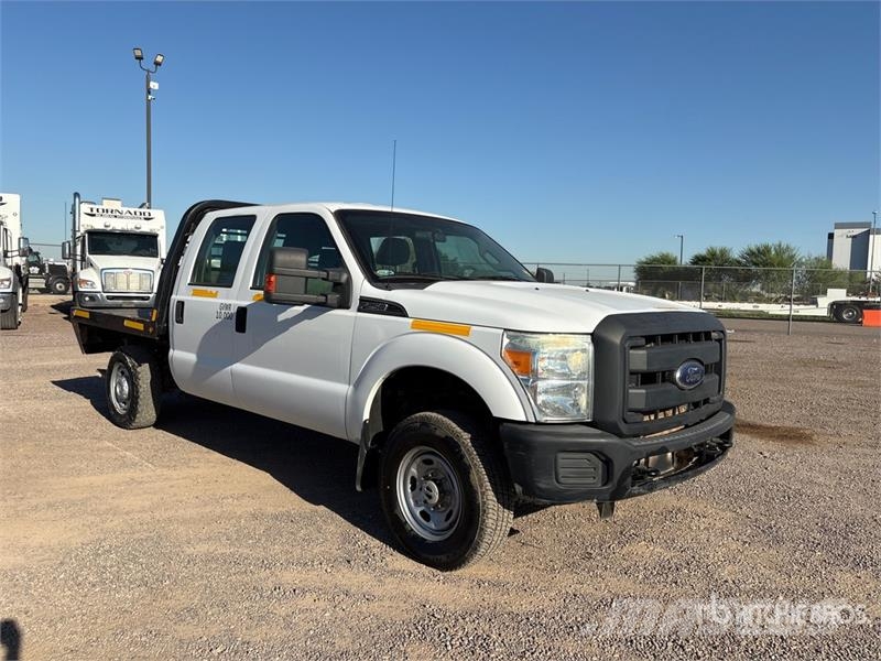 Ford F-250 XL 4x4 Crew Cab Flatbed Truck Tovornjaki s kesonom/platojem
