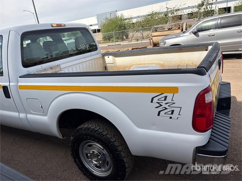 Ford F-250 XL 4x4 Crew Cab Pickup Anders
