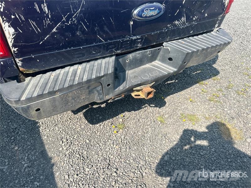 Ford F-250 XL 4x4 Crew Cab Pickup (Inoperable) Muu