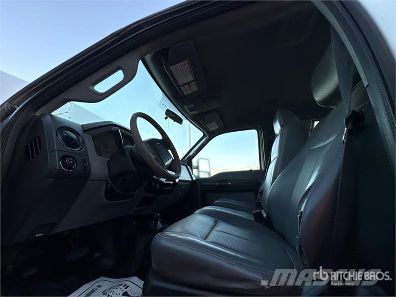 Ford F-250 XL 4x4 Crew Cab Pickup Citi