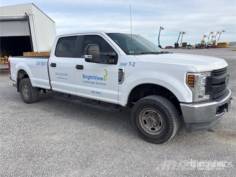 Ford F-250 XL 4x4 Crew Cab Pickup Άλλα Vans
