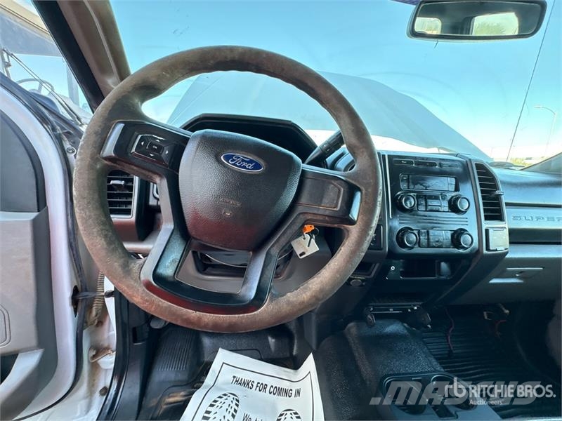Ford F-250 XL 4x4 Crew Cab Pickup Citi