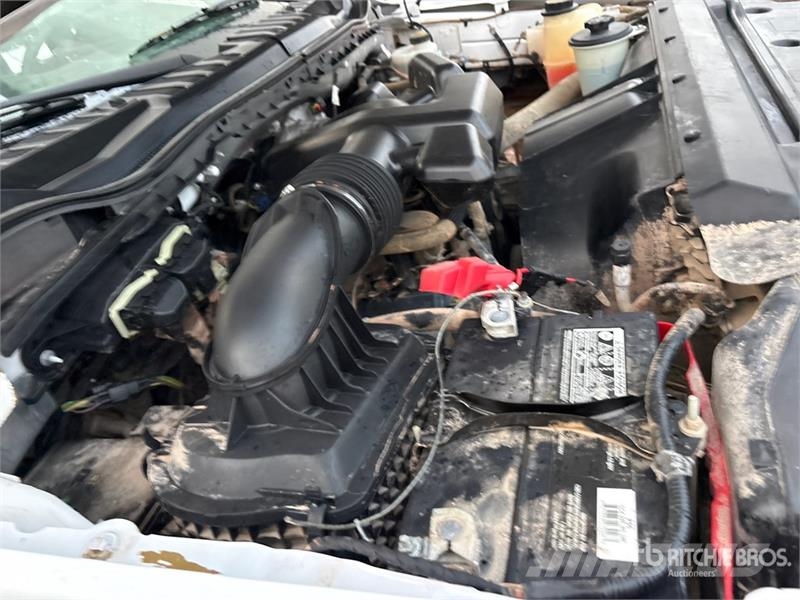 Ford F-250 XL 4x4 Crew Cab Pickup Muu