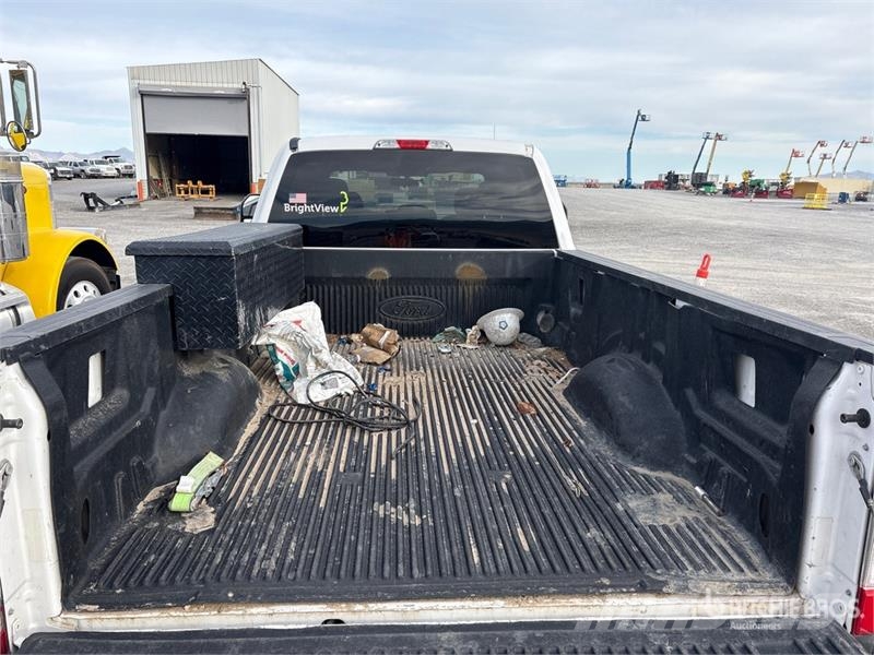 Ford F-250 XL 4x4 Crew Cab Pickup Άλλα Vans