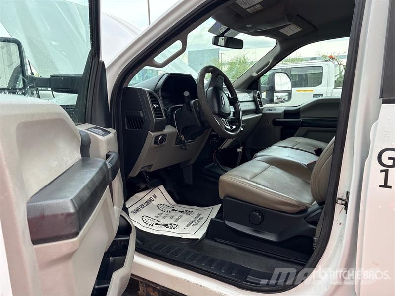 Ford F-250 XL 4x4 Crew Cab Pickup Citi
