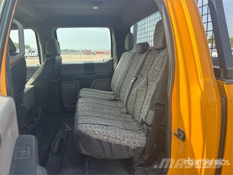 Ford F-250 XL 4x4 Crew Cab Pickup Citi