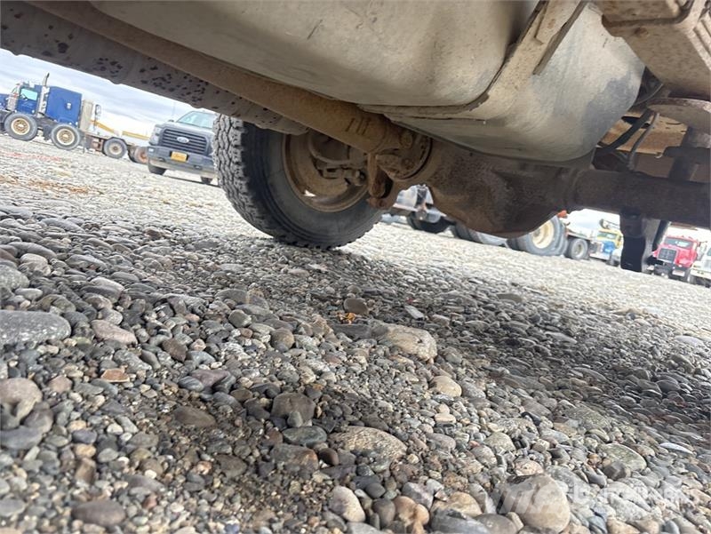 Ford F-250 XL 4x4 Crew Cab Pickup Drugi
