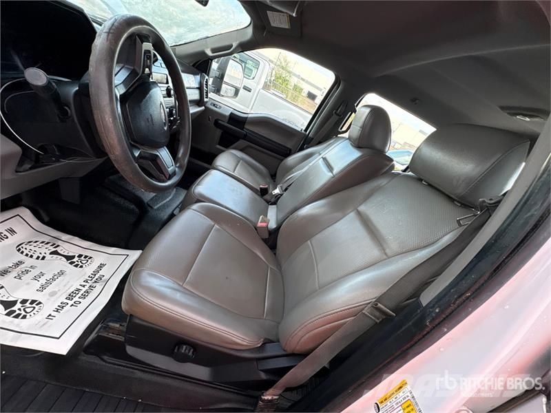 Ford F-250 XL 4x4 Crew Cab Pickup Otros