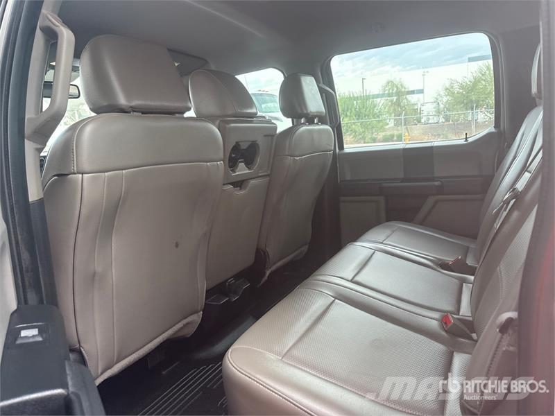 Ford F-250 XL 4x4 Crew Cab Pickup Ostalo