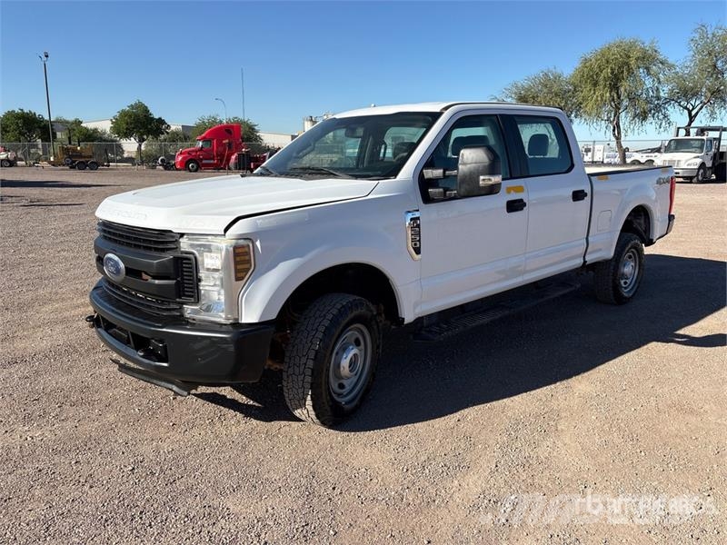Ford F-250 XL 4x4 Crew Cab Pickup Citi