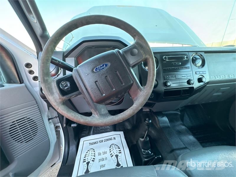 Ford F-250 XL 4x4 Crew Cab Pickup Citi