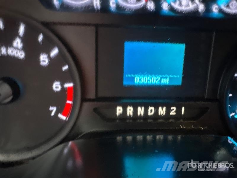 Ford F-250 XL 4x4 Crew Cab Pickup Muu