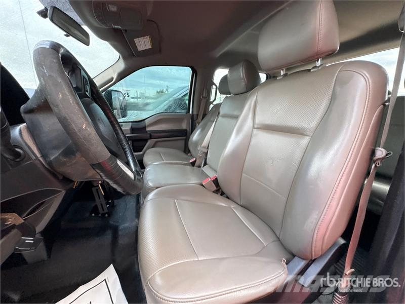 Ford F-250 XL 4x4 Crew Cab Pickup 기타