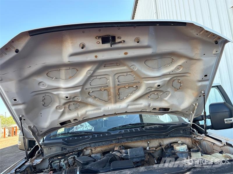 Ford F-250 XL 4x4 Crew Cab Pickup Autre fourgon / utilitaire