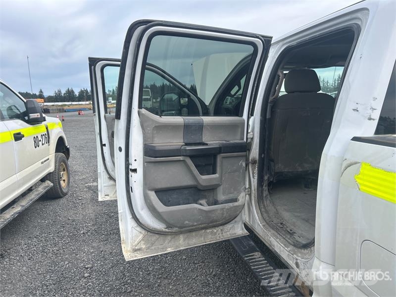 Ford F-250 XL 4x4 Crew Cab Pickup Інше
