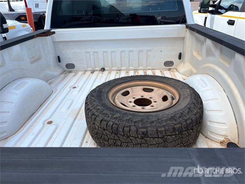 Ford F-250 XL 4x4 Crew Cab Pickup Otras furgonetas