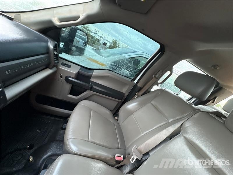 Ford F-250 XL 4x4 Crew Cab Pickup 기타
