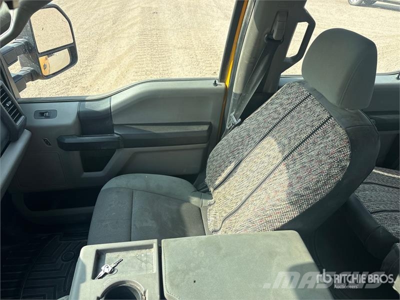 Ford F-250 XL 4x4 Crew Cab Pickup Citi